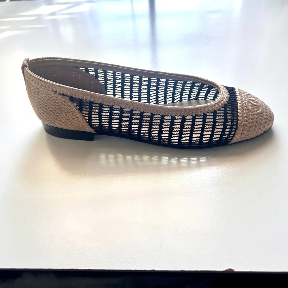 🔥 CHANEL Raffia Cap Toe Ballerina Flats
